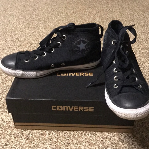 boys converse top